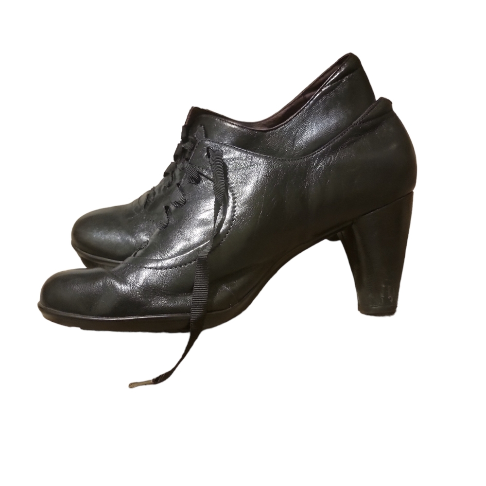 Leather Healed Oxfords Size 9.5